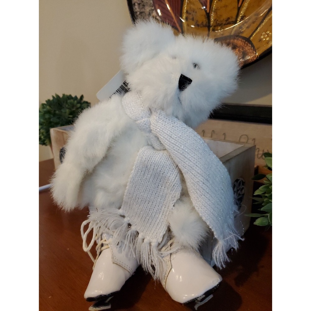Hallmark Bear Winter Skates Vtg Christmas Collectables Holidays Winter‎ Decor